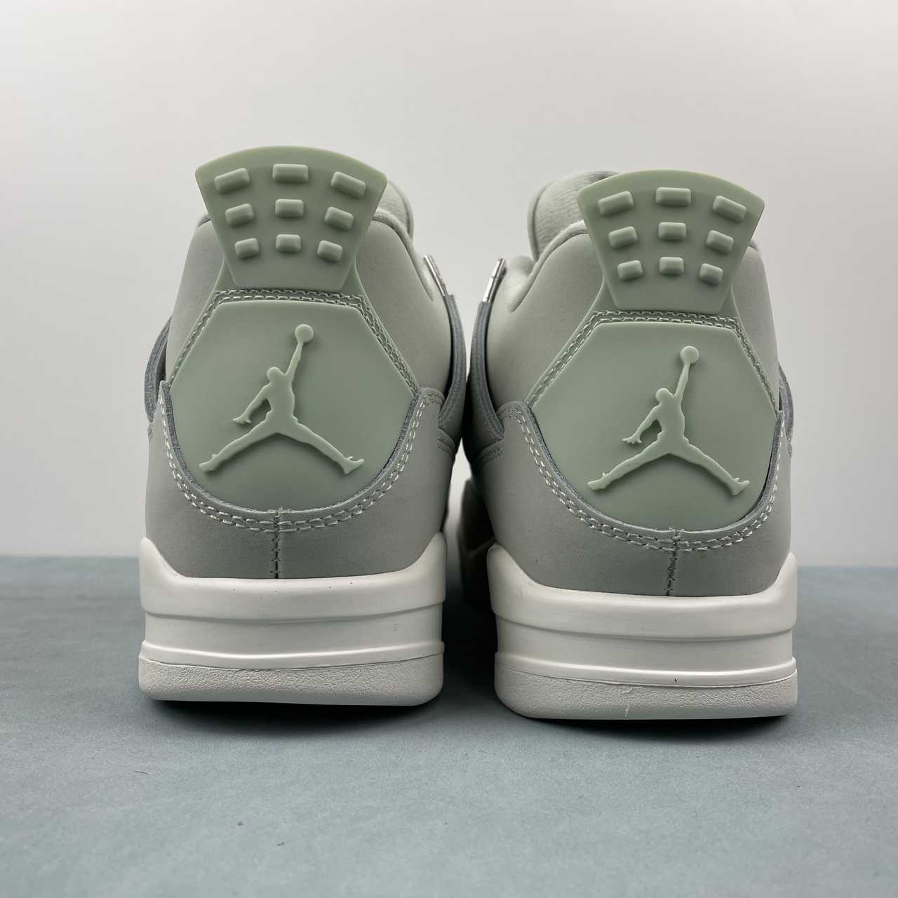 NIKE Air Jordan 4 RETRO AJ4