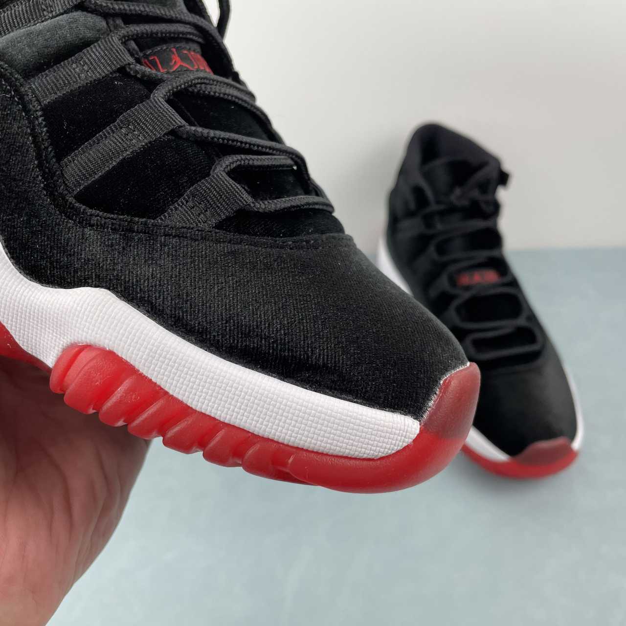 NIKE AIR JORDAN 11 RETRO AJ11