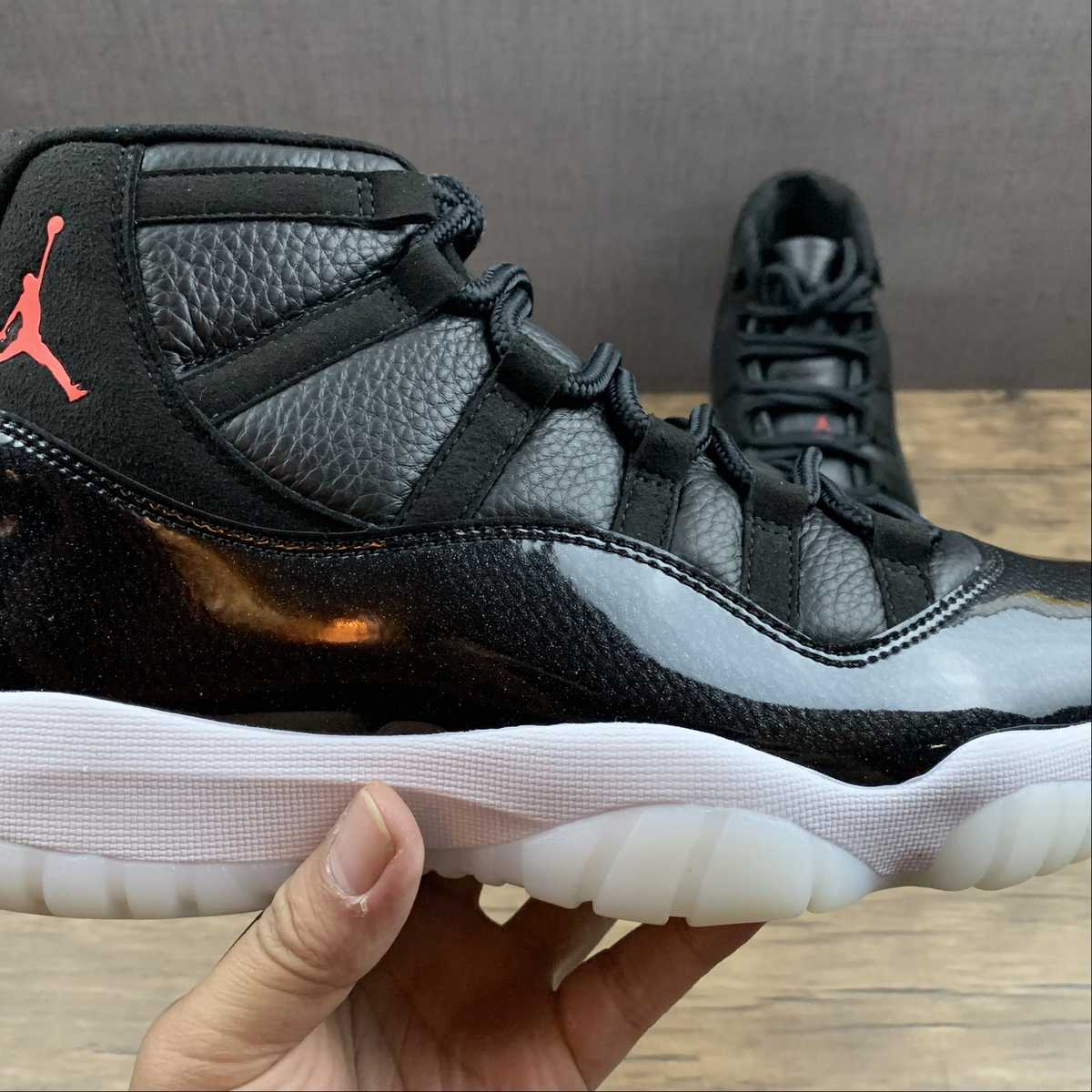 NIKE AIR JORDAN 11 RETRO AJ11